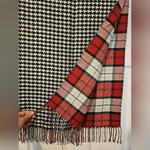 TALBOTS Reversible scarf Red plaid and Houndstooth 76 x 22 - Picture 1 of 8